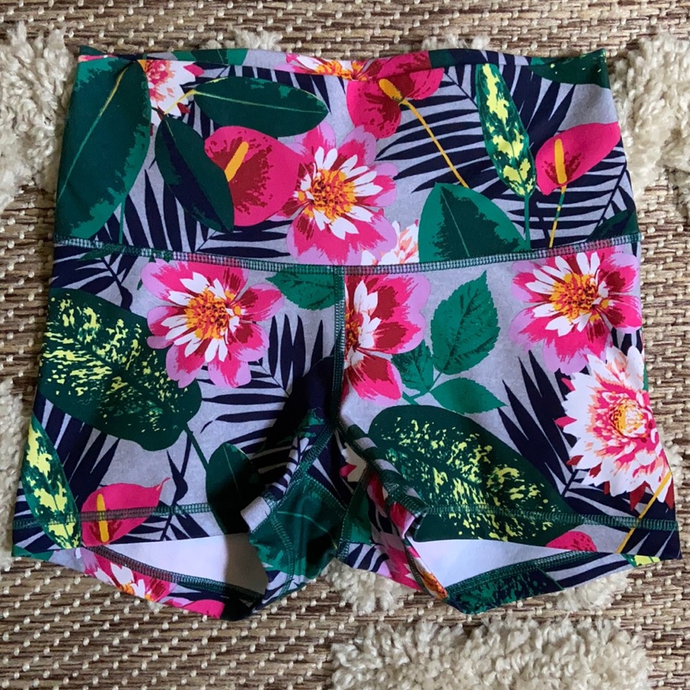 Old navy Active high rise fitted yoga shorts